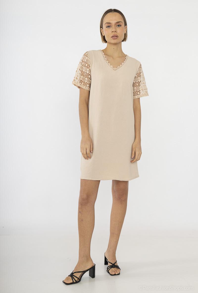 Robe brodé